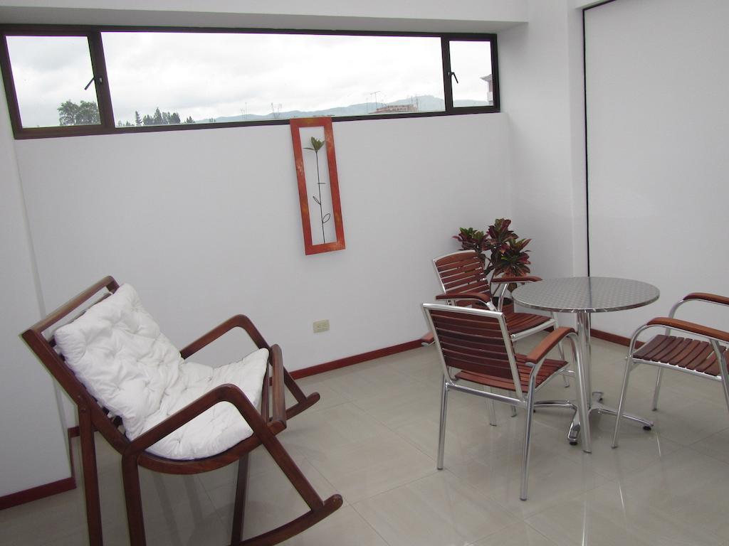 Hotel Cuellars Pasto Quarto foto